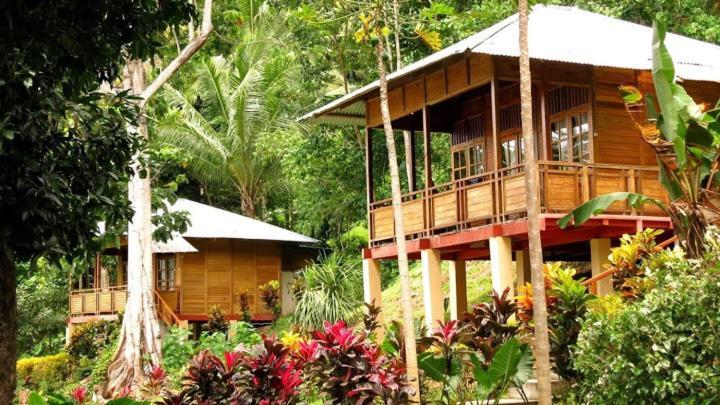 Two Fish Resort Lembeh ビツン エクステリア 写真
