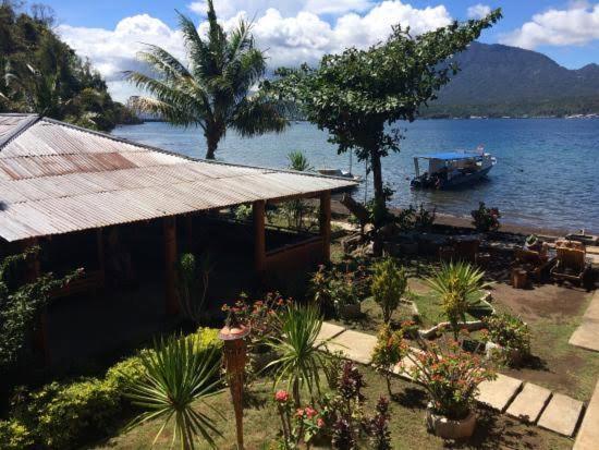 Two Fish Resort Lembeh ビツン エクステリア 写真