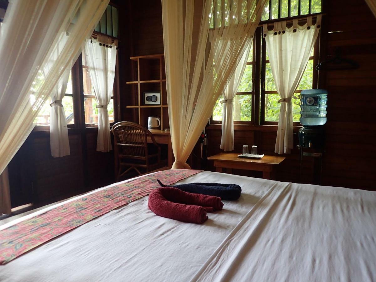 Two Fish Resort Lembeh ビツン エクステリア 写真