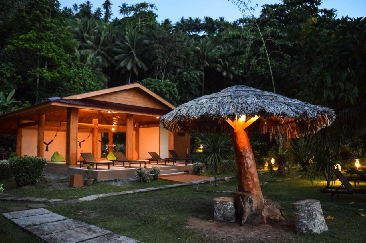 Two Fish Resort Lembeh ビツン エクステリア 写真