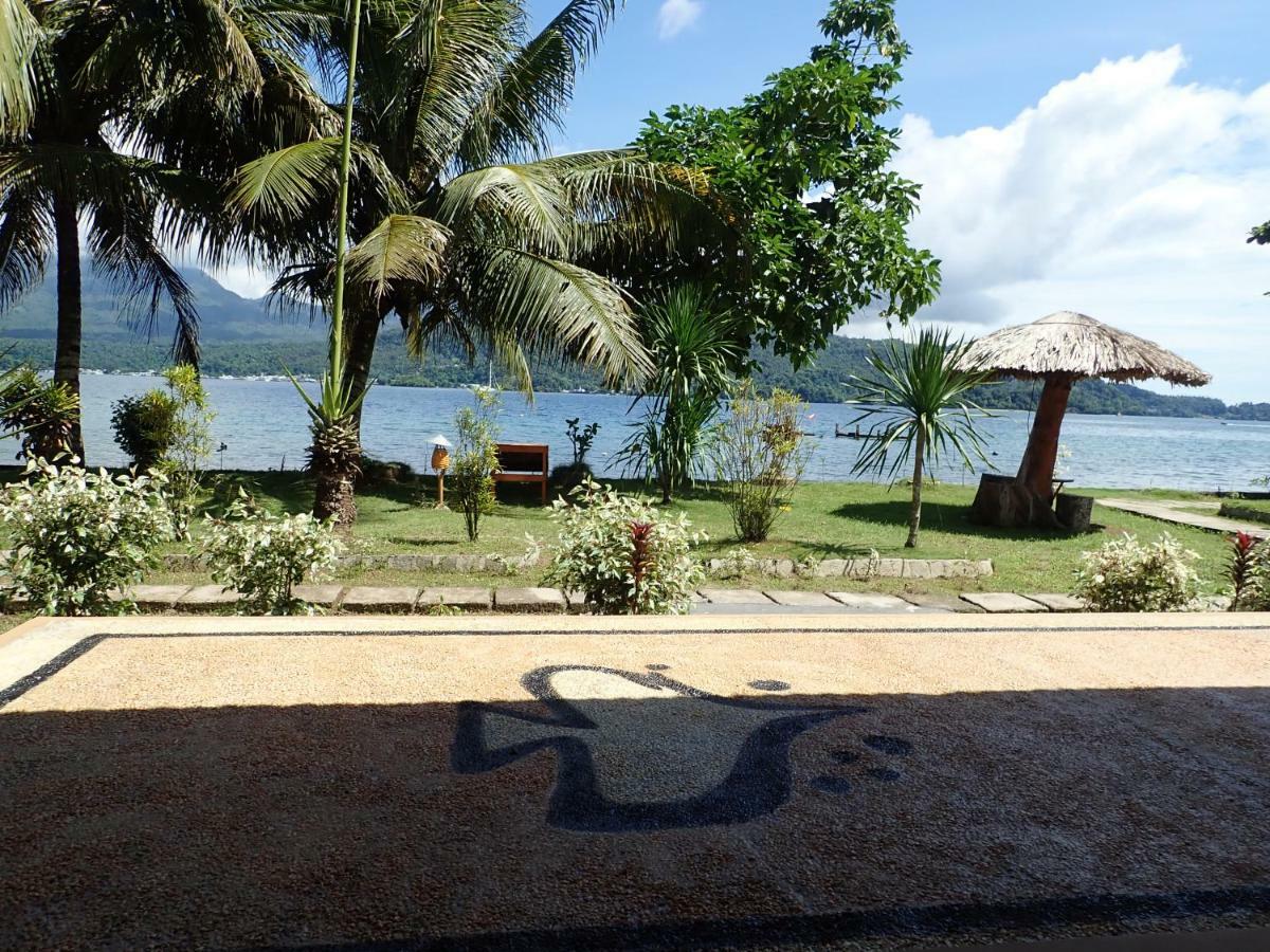 Two Fish Resort Lembeh ビツン エクステリア 写真