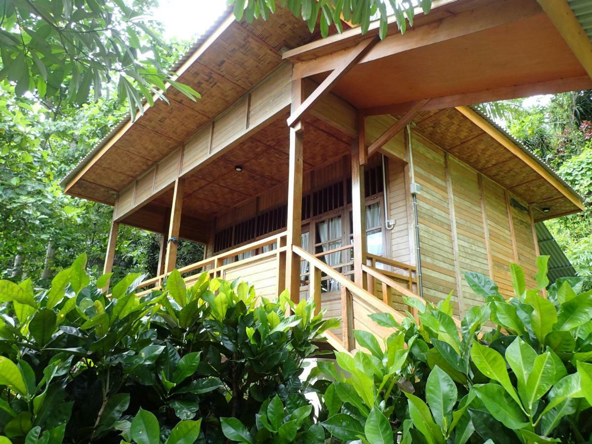 Two Fish Resort Lembeh ビツン エクステリア 写真